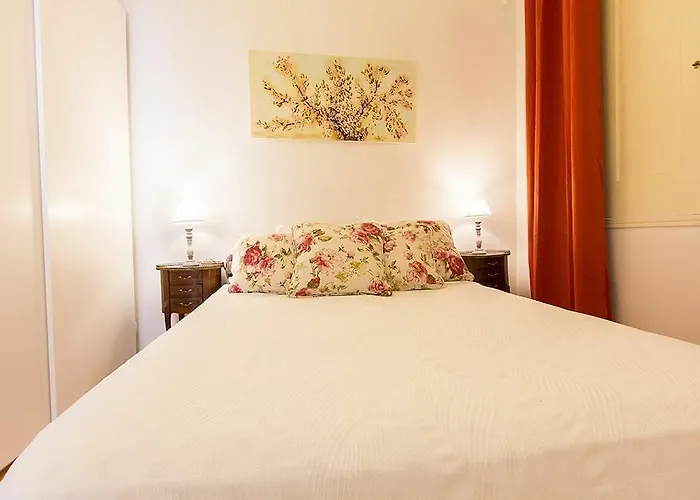 Alfama Typical By Homing